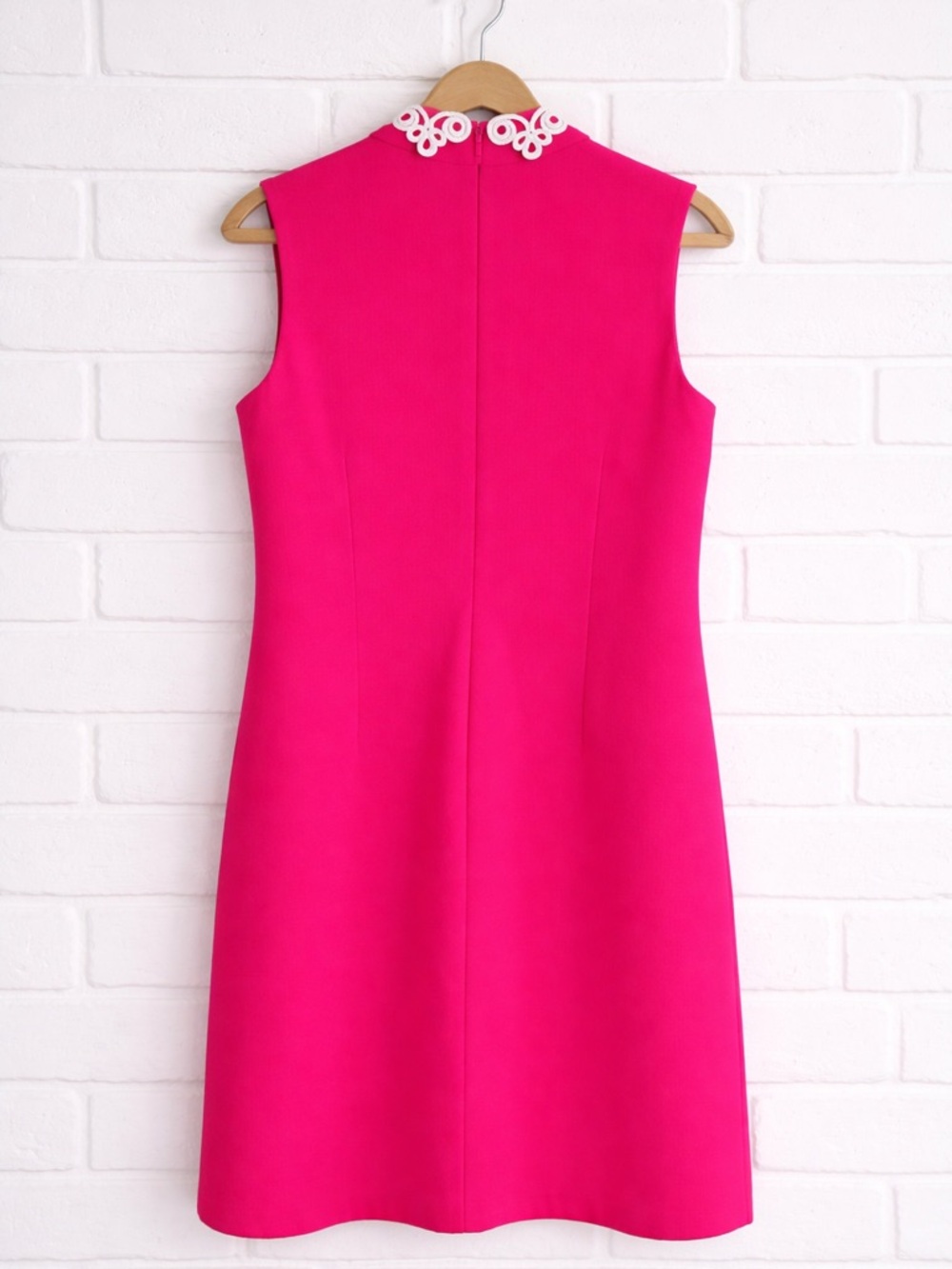 Vince Camuto Hot Pink Embroidered Shift Dress NWT Size 12 - Picture 2 of 3